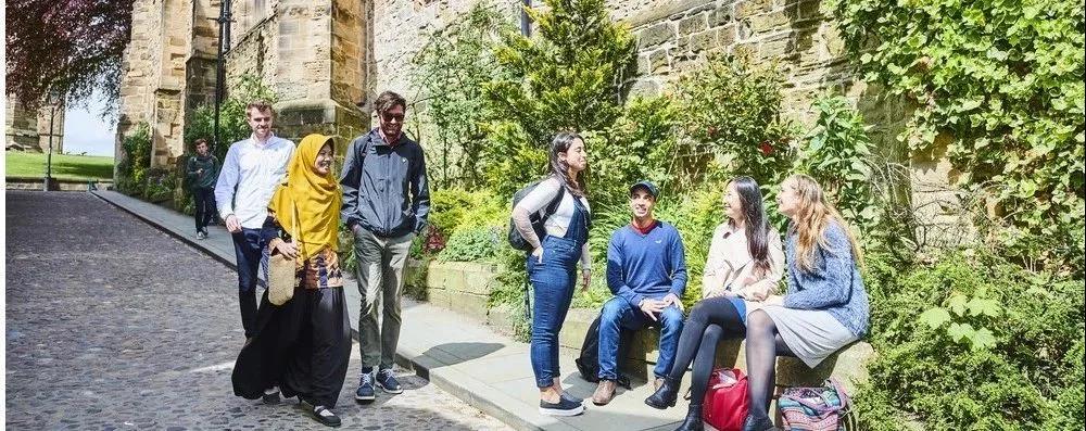 英國留學(xué)，能豁免雅思？